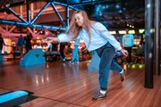 Astro Bowling - космічний боулінг в Києві,  біля метро Шулявська